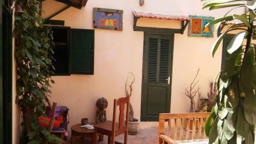 Hostal Maison Augustin Ly