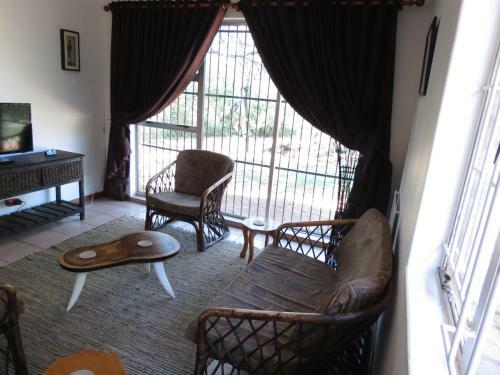 Meerkatplaats Guesthouse And B&B