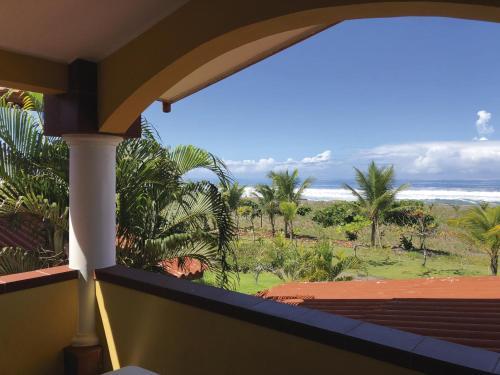 Hotel Las Olas Beach Resort