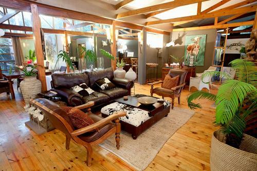 Makakatana Bay Lodge