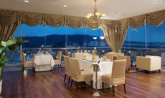 Hotel The Royale Bintang The Curve