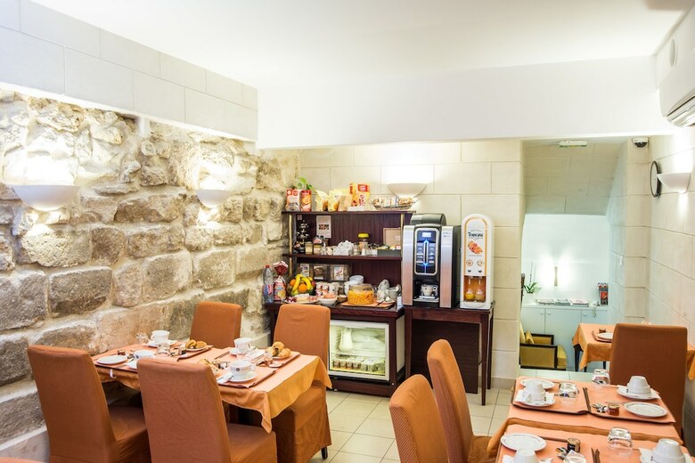 Hotel Austin's Arts Et M�tiers H�tel