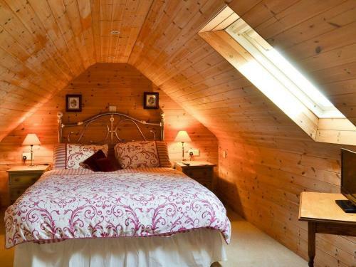 Acorn Barn