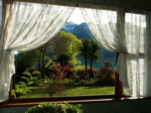Hostal Little Paradise Lodge