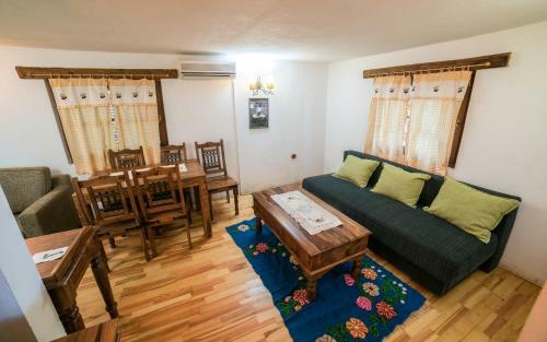 Ethno Village Stanisici & Hotel Pirg