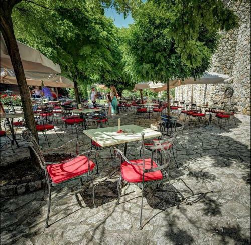 Ethno Village Stanisici & Hotel Pirg