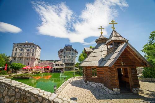 Ethno Village Stanisici & Hotel Pirg