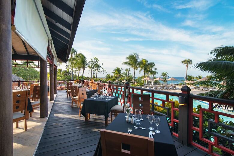 Hotel Lifestyle Tropical Beach Resort And Spa