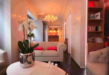 Hotel Lumi�res