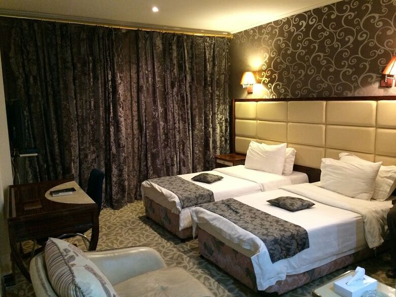 Imperial Suites Hotel