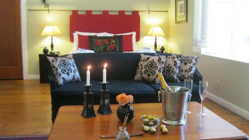 Hostal Village Green Guest House