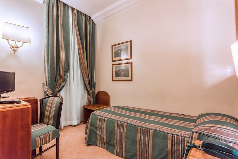 Hotel Lux