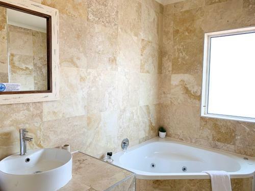 Bed & Breakfast 305 Guest House