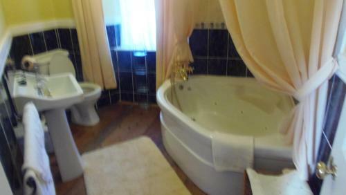 Bed & Breakfast Caheroyn House