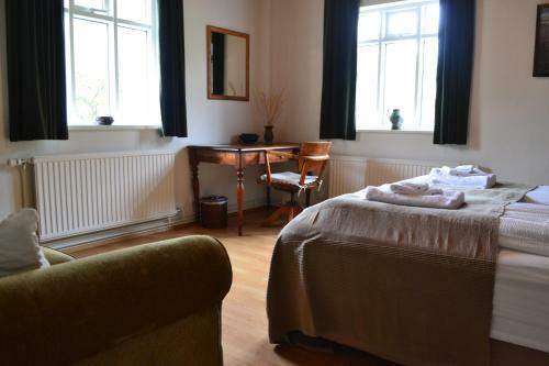 Hostal Guesthouse Kirkjubol In Bjarnardalur