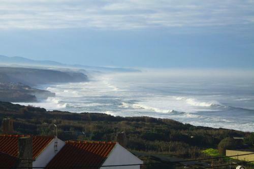 Albergue Chill In Ericeira Surf House