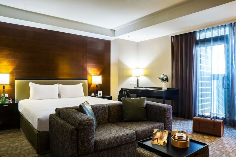 Pacific Business Hotel