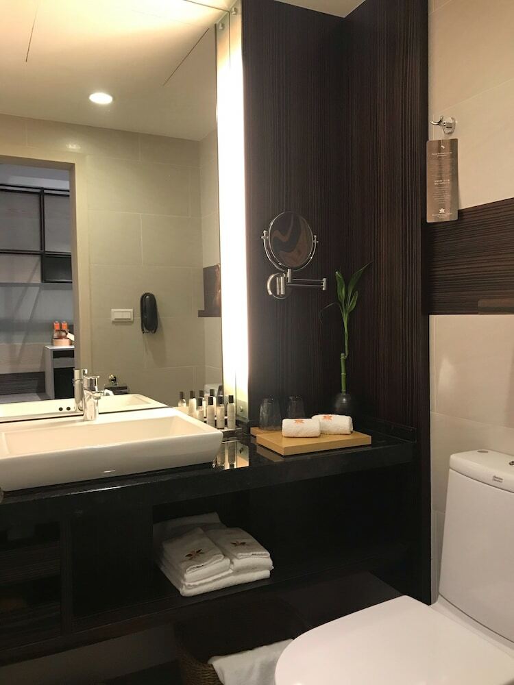 Pacific Business Hotel