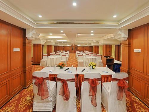 Hotel Gokulam Park