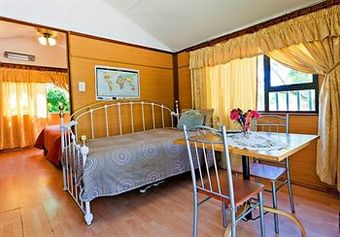 Hostal Golden Gate Guest House