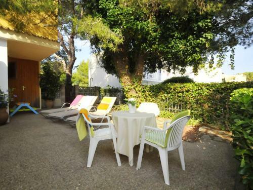 Cozy Holiday Home In Alcudia With Fireplace