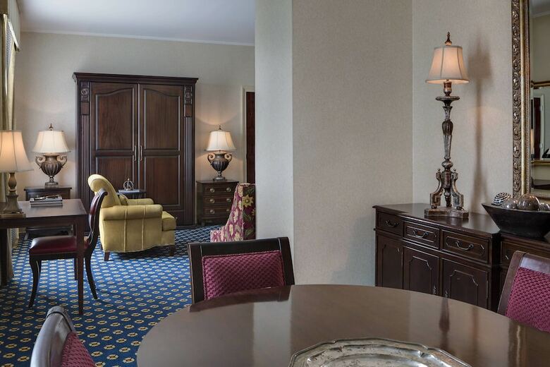 The Battle House Renaissance Mobile Hotel & Spa