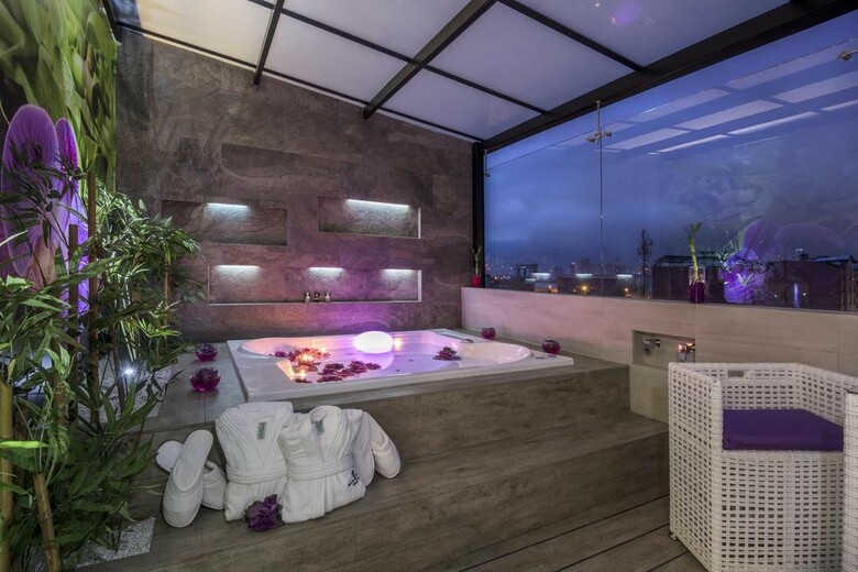 Hotel Black Tower Premium