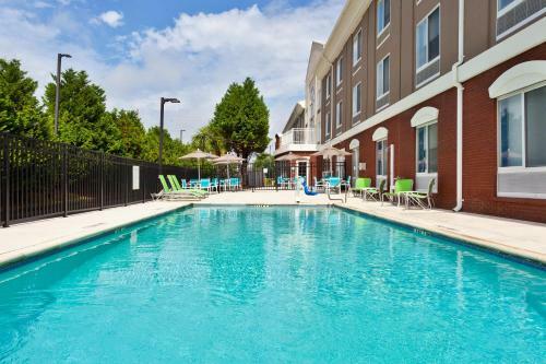 Holiday Inn Express Hotel & Suites Dothan North