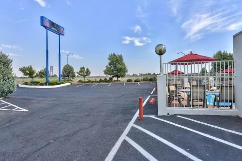 Motel 6 Flagstaff East - Lucky Lane