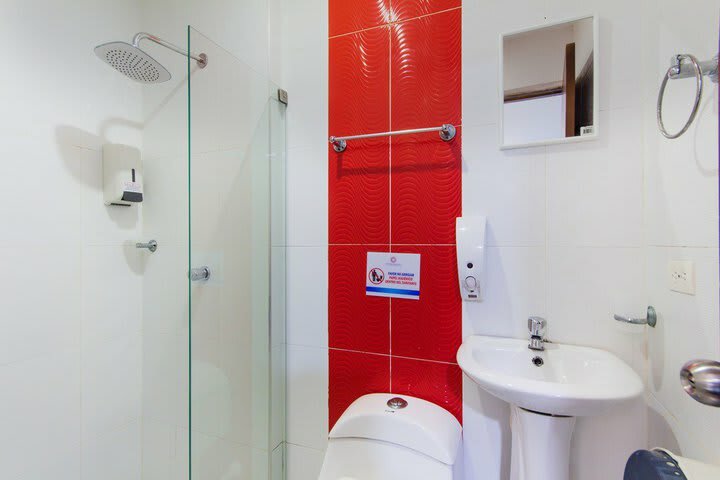 Azu�n Suites Hotel