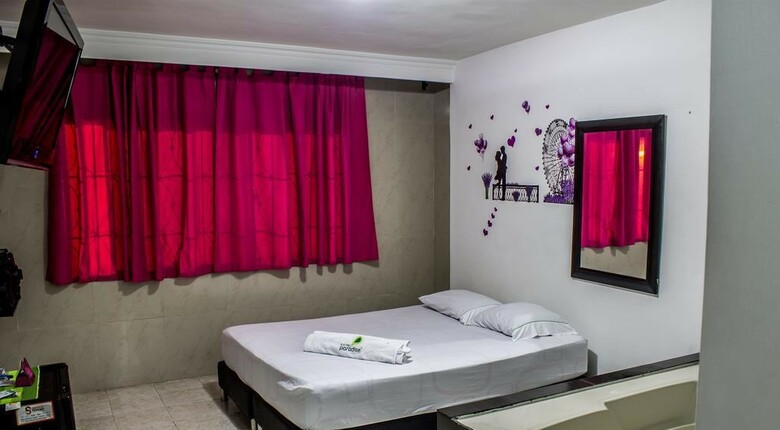 Hotel Paradise La 33