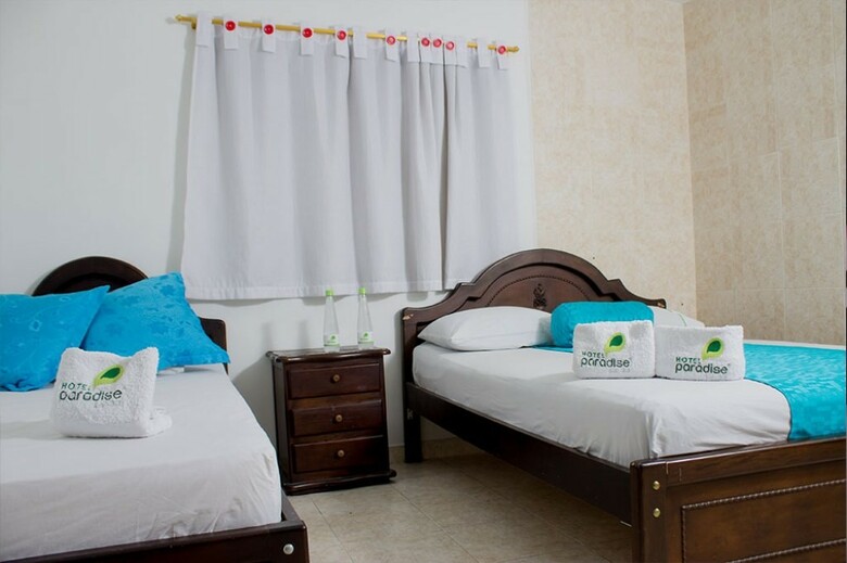 Hotel Paradise La 33