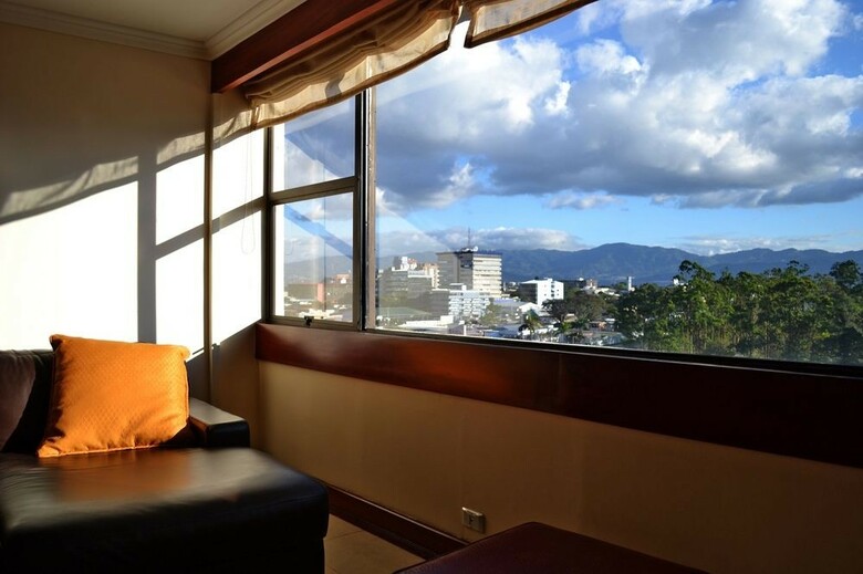 Hotel Crowne Plaza Corobici