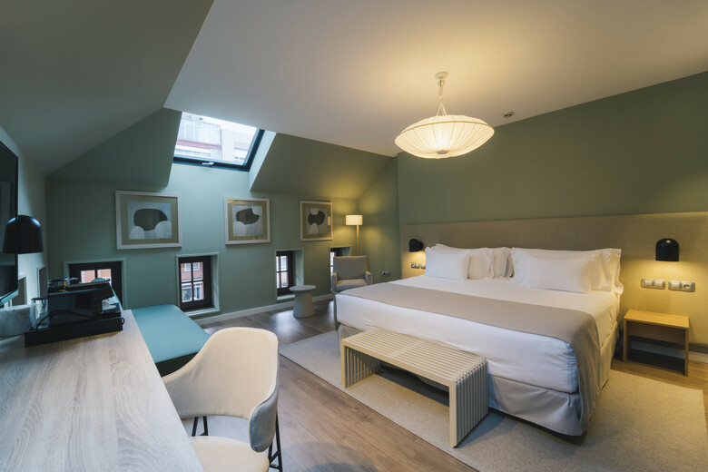Hotel Barcel� Oviedo Cervantes