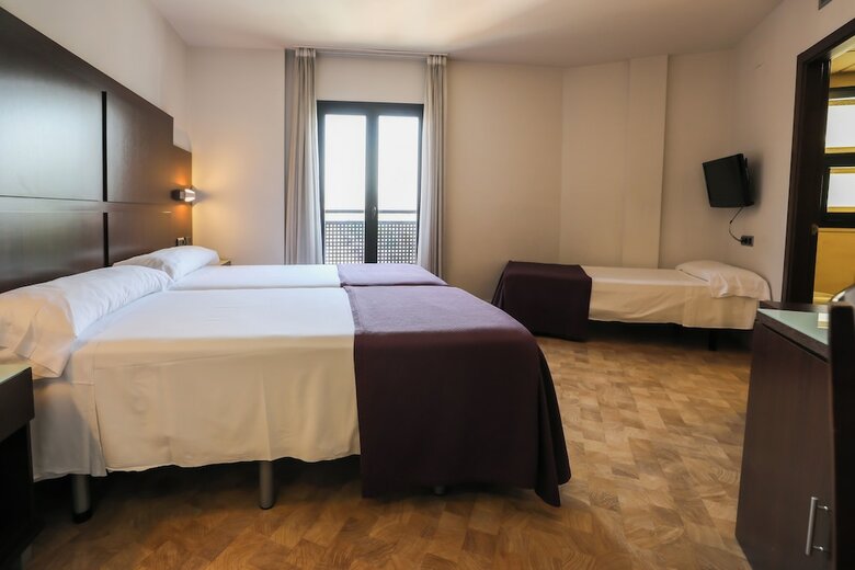 Hotel Conquista De Granada