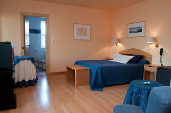 Hotel Villa De Ayerbe