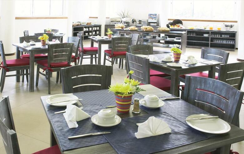 Aparthotel Vila Baleira Suites