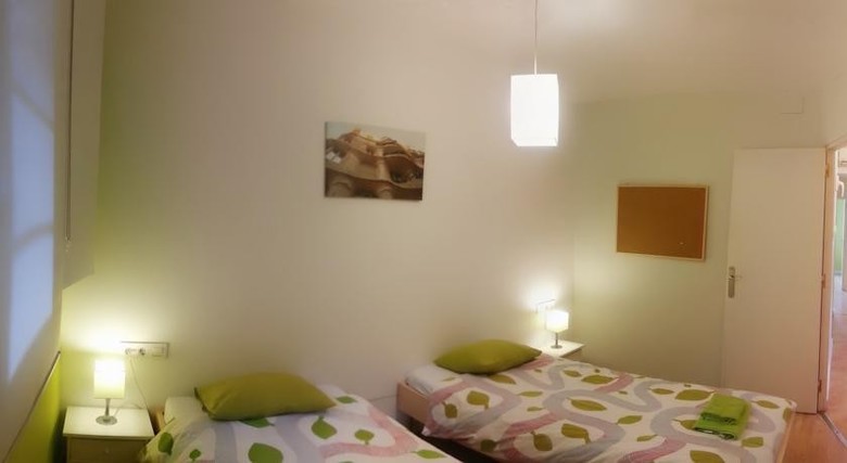Diagonal Apartments