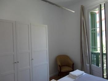 Claris Apartments