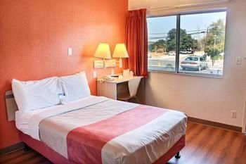 Motel 6 Atascadero