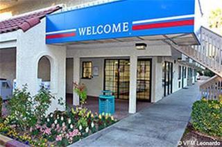 Motel 6 Barstow