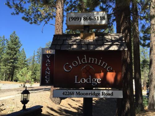Goldmine Lodge & Black Bear Cottages