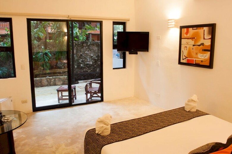 Siesta Fiesta Hotel
