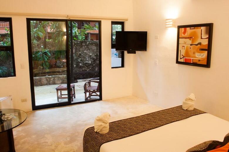 Siesta Fiesta Hotel