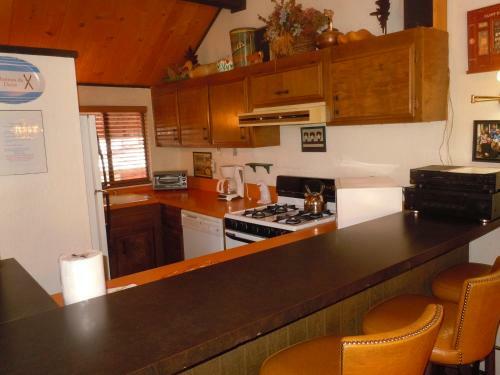 Three-bedroom Deluxe Unit #109 By Escape For All Seasons