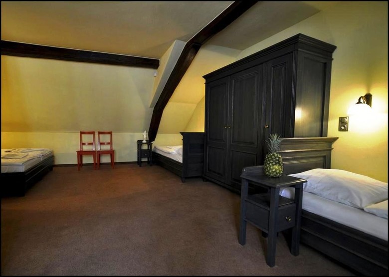 U Cervene Zidle - Red Chair Hotel