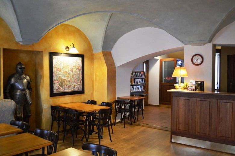 U Cervene Zidle - Red Chair Hotel