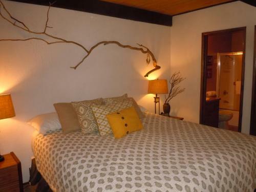 Two-bedroom Plus Den Deluxe Unit #124 By Escape For All Seasons