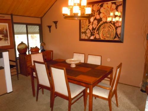 Two-bedroom Plus Den Deluxe Unit #124 By Escape For All Seasons