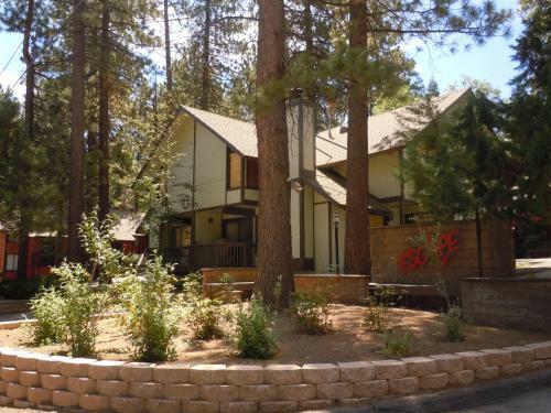 Two-bedroom Deluxe Unit #65 By Escape For All Seasons